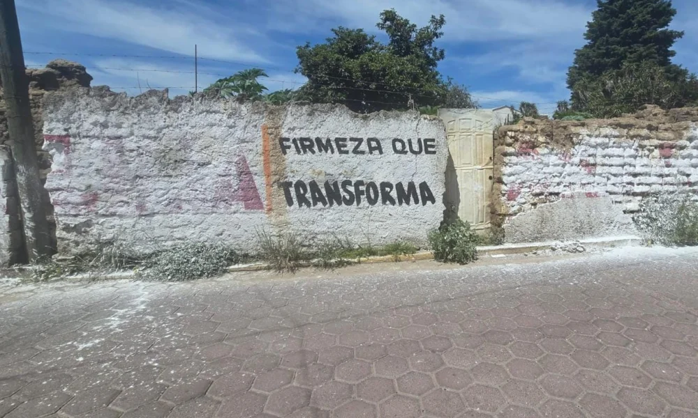 Denuncian vandalismo contra bardas de apoyo a Ana Lilia Rivera en diversos municipios de Tlaxcala